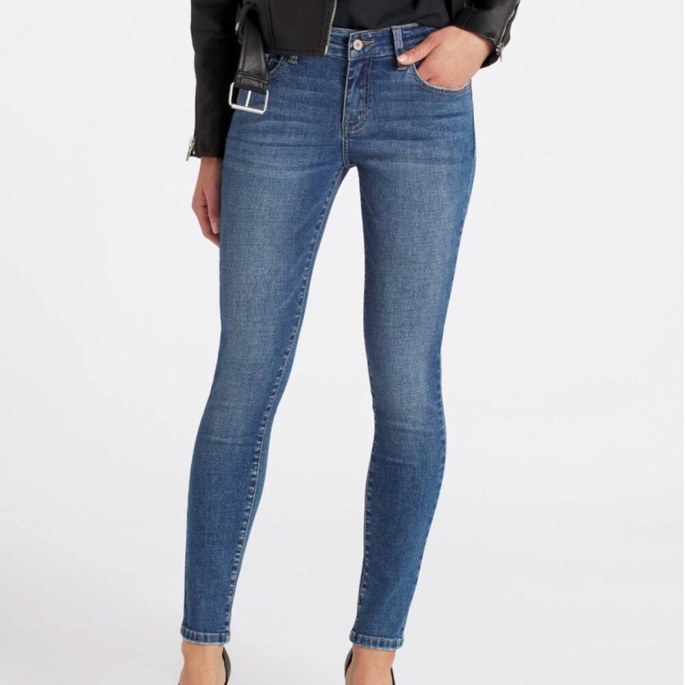 KanCan Mid Rise Slim Jeans Dark Wash Women's Size 3 / 25 Skinny Denim